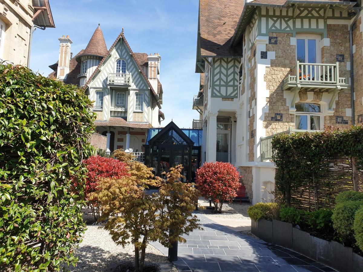 Villa Augeval Hotel De Charme & Spa Deauville Exterior photo