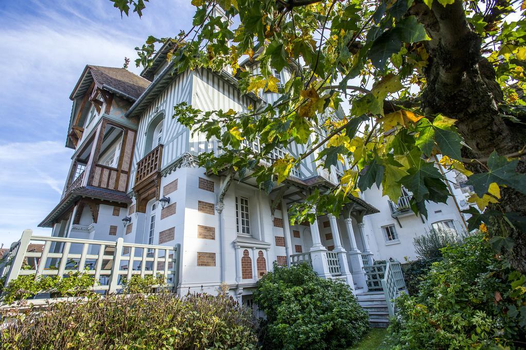 Villa Augeval Hotel De Charme & Spa Deauville Exterior photo