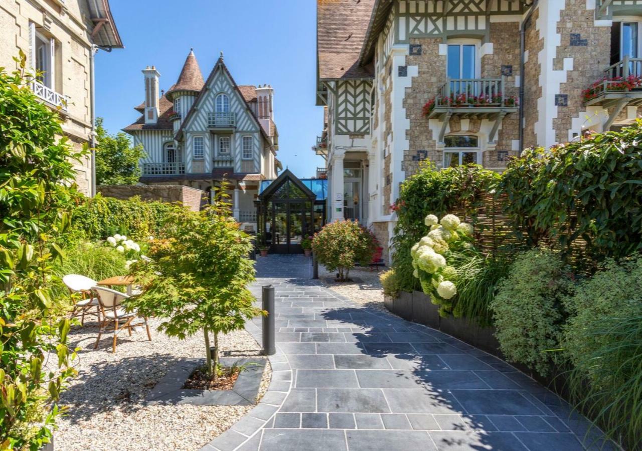 Villa Augeval Hotel De Charme & Spa Deauville Exterior photo